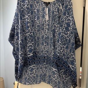 Karen Kane Navy and White Floral kimono Wrap